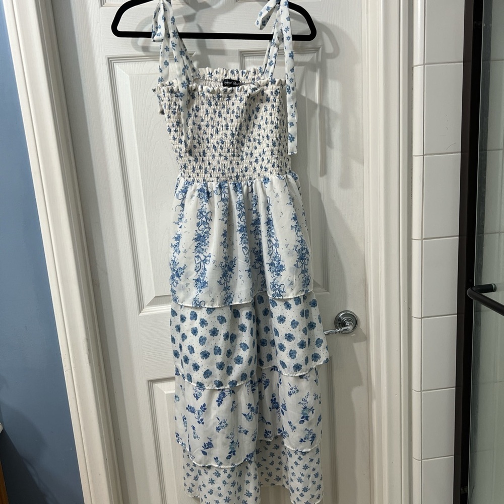 Blue & White Floral Smocked Tiered Maxi Dress Large Cottagecore / Coastal Style